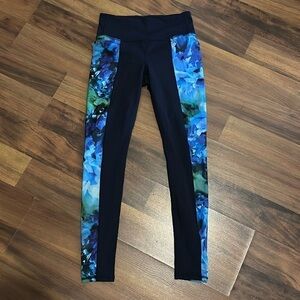 Athleta Leggings Navy Blue with Green/Blue Floral Accents Size Small